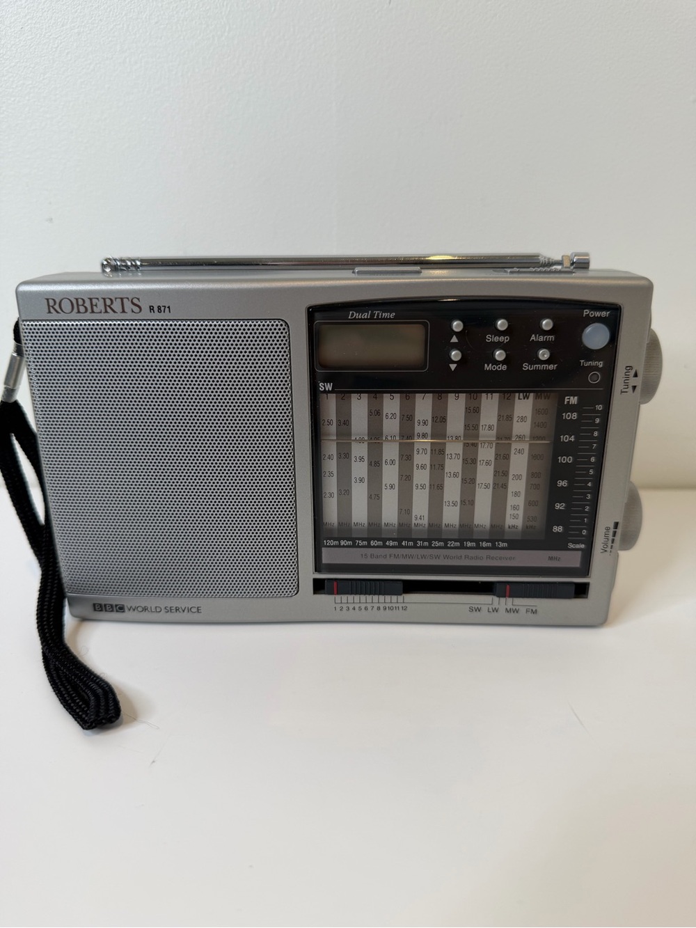 Vintage Roberts R871 BBC World Service 15-Band Portable Radio